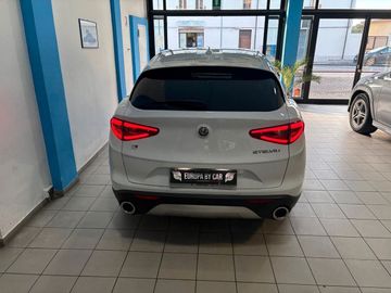 Alfa-Romeo Stelvio - 11