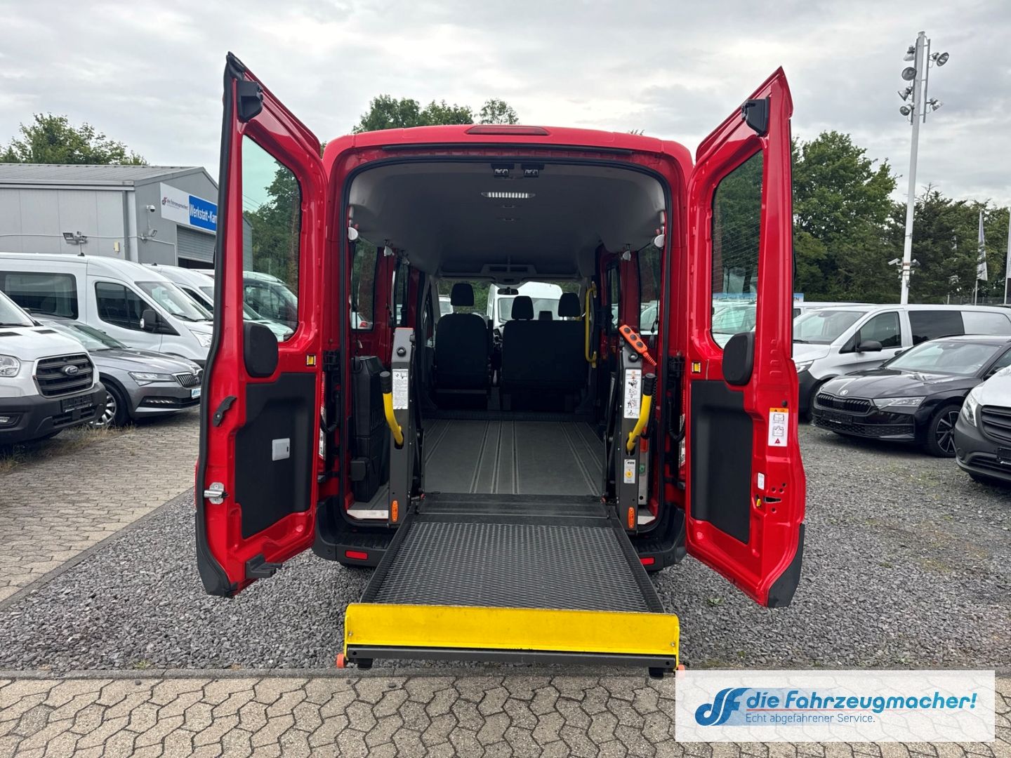 Fahrzeugabbildung Ford Transit Kombi 350 L3 Trend Temp Klima *6030