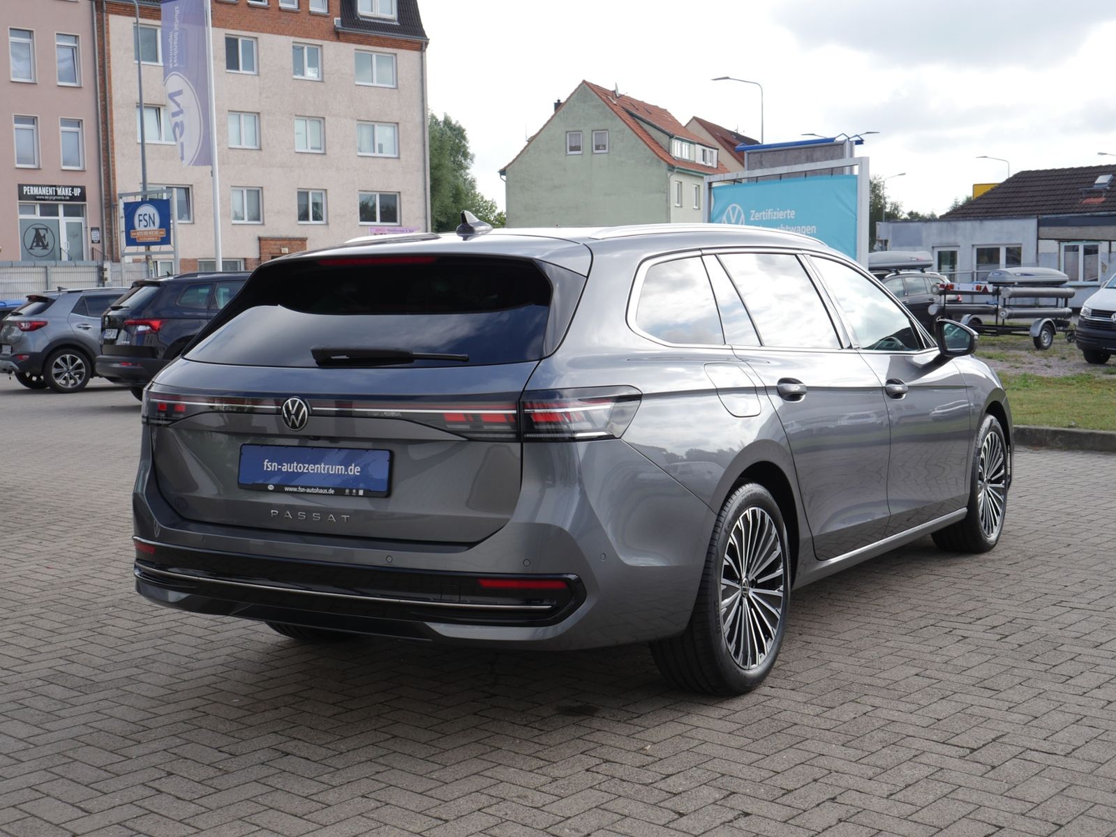 Volkswagen Passat Variant Elegance  2.0 TDI DSG AHK SHZ RFK imagem 3