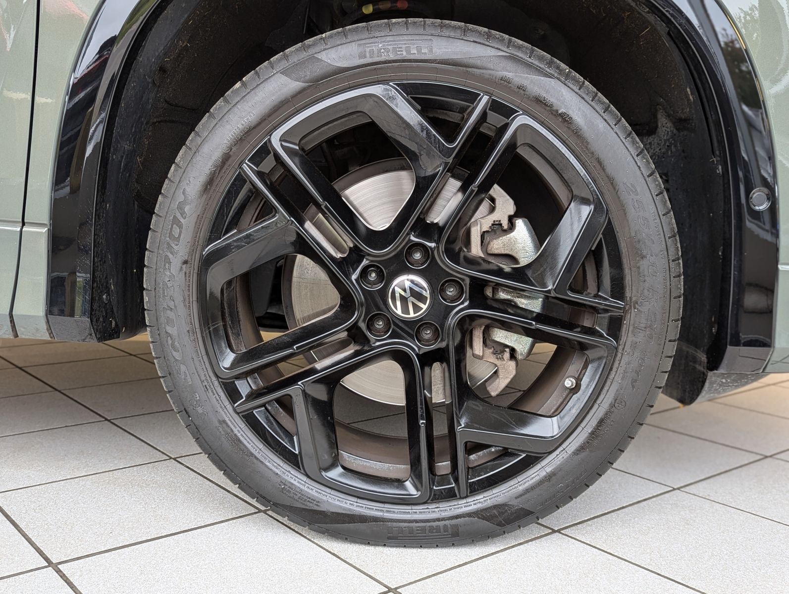 VW Tayron 2.0TDI 4M R-Line Launch Pano Black AHK 20 - Image 10