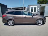 Ford Focus Turnier Titanium+ATM 19000km+NAVI+CAM+SHZ - Ford Focus: At