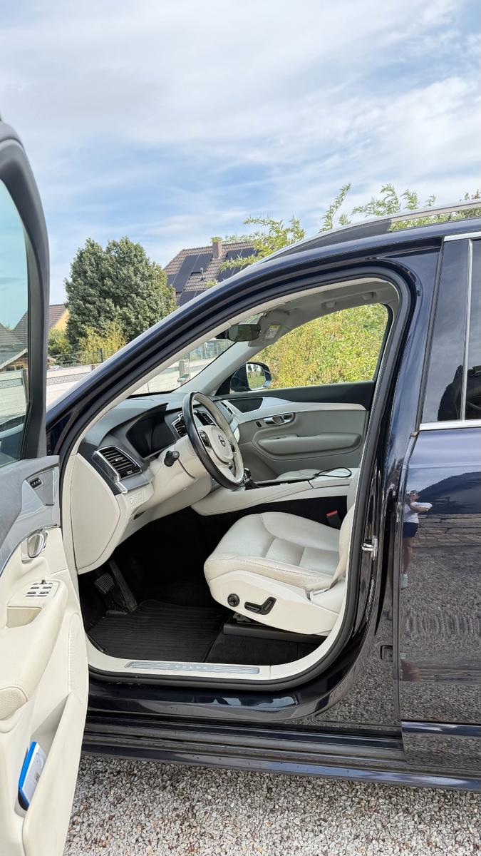 Volvo XC90 D5 AWD Momentum / Luftfederung, AHK, MwSt