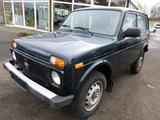 Lada Niva 4x4 [AHK/1. HAND/NUR 42.035 KM] - Lada Niva aus 2014