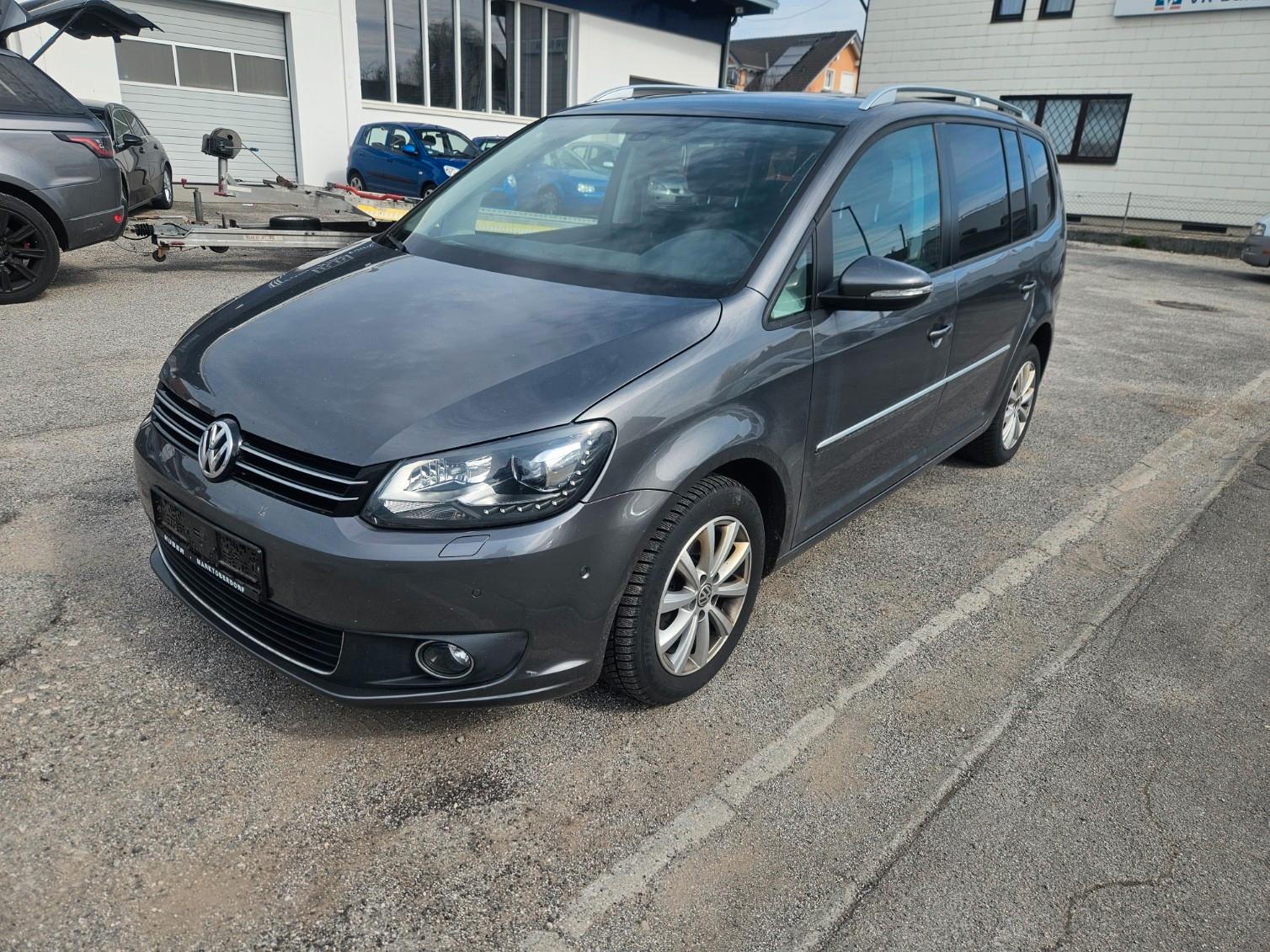 Volkswagen Touran Highline DSG Pano