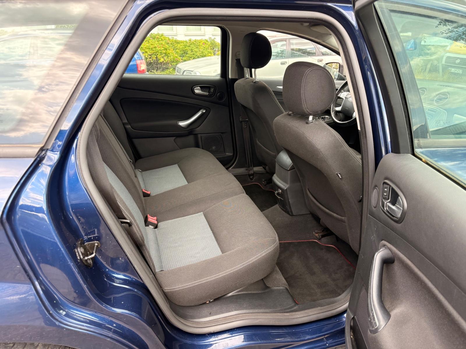 Ford Mondeo 2010 — photo 7
