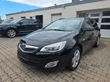 Opel Astra J Sports Tourer Design Edition - Opel Astra aus 2011: Sports Tourer