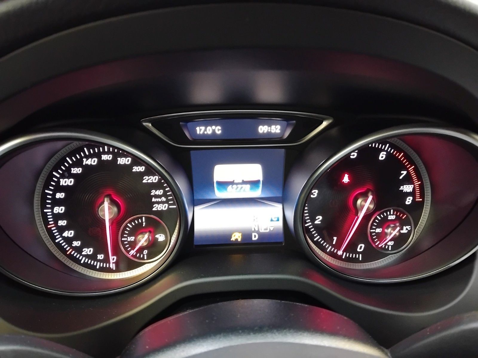 Mercedes-Benz GLA 200 (01/2020, Benzin)