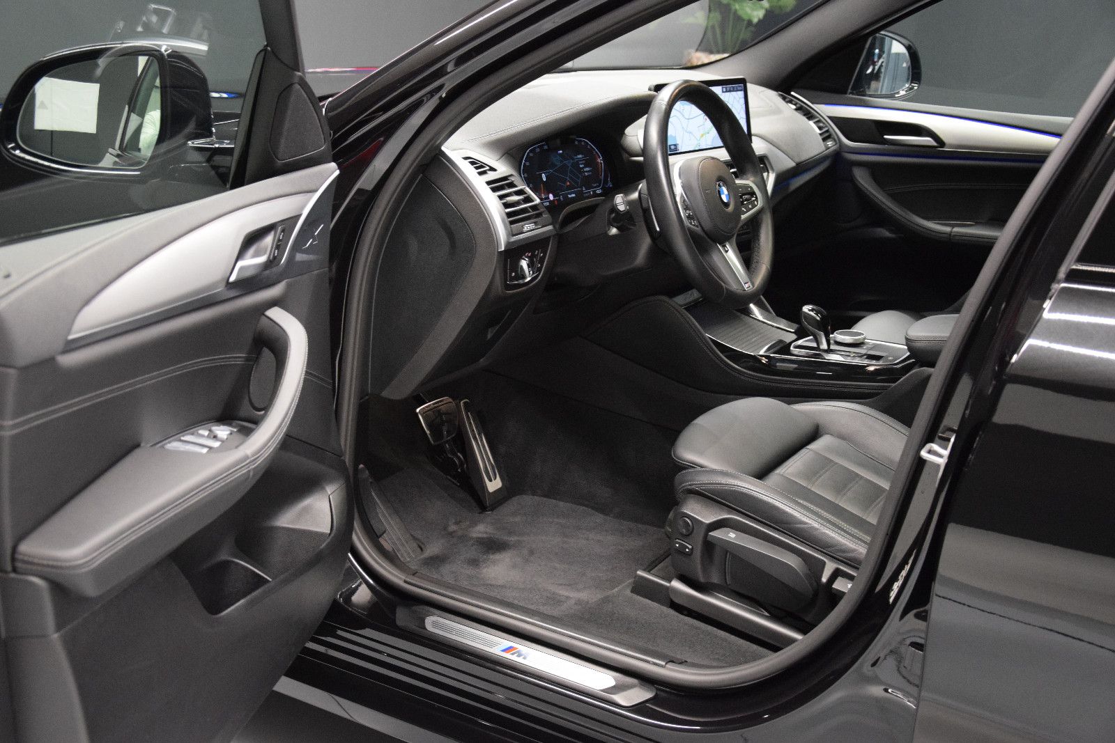 Fahrzeugabbildung BMW X4 xDrive 30 d M Sport ACC Pano Leder AHK STHZ