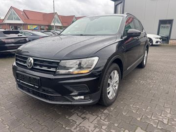 Volkswagen Tiguan - 1