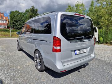 Mercedes V 220 - 6