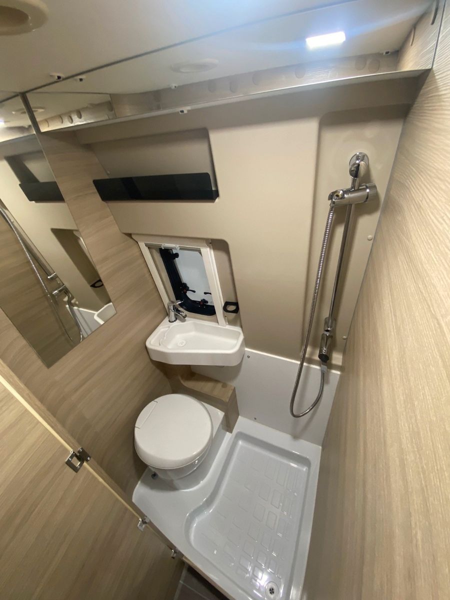 Fahrzeugabbildung Forster Livin´ up Pro V 636 EBL Vibe Edition *Autom.*Mar