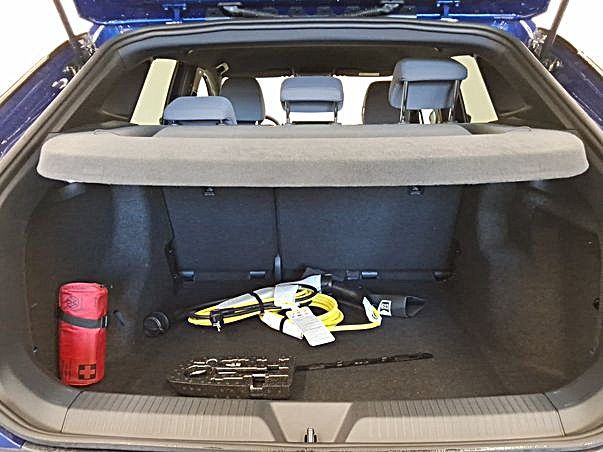 ID.4 Pure 125kW AHK Wärmep. IQ-LIGHT Anschlussga