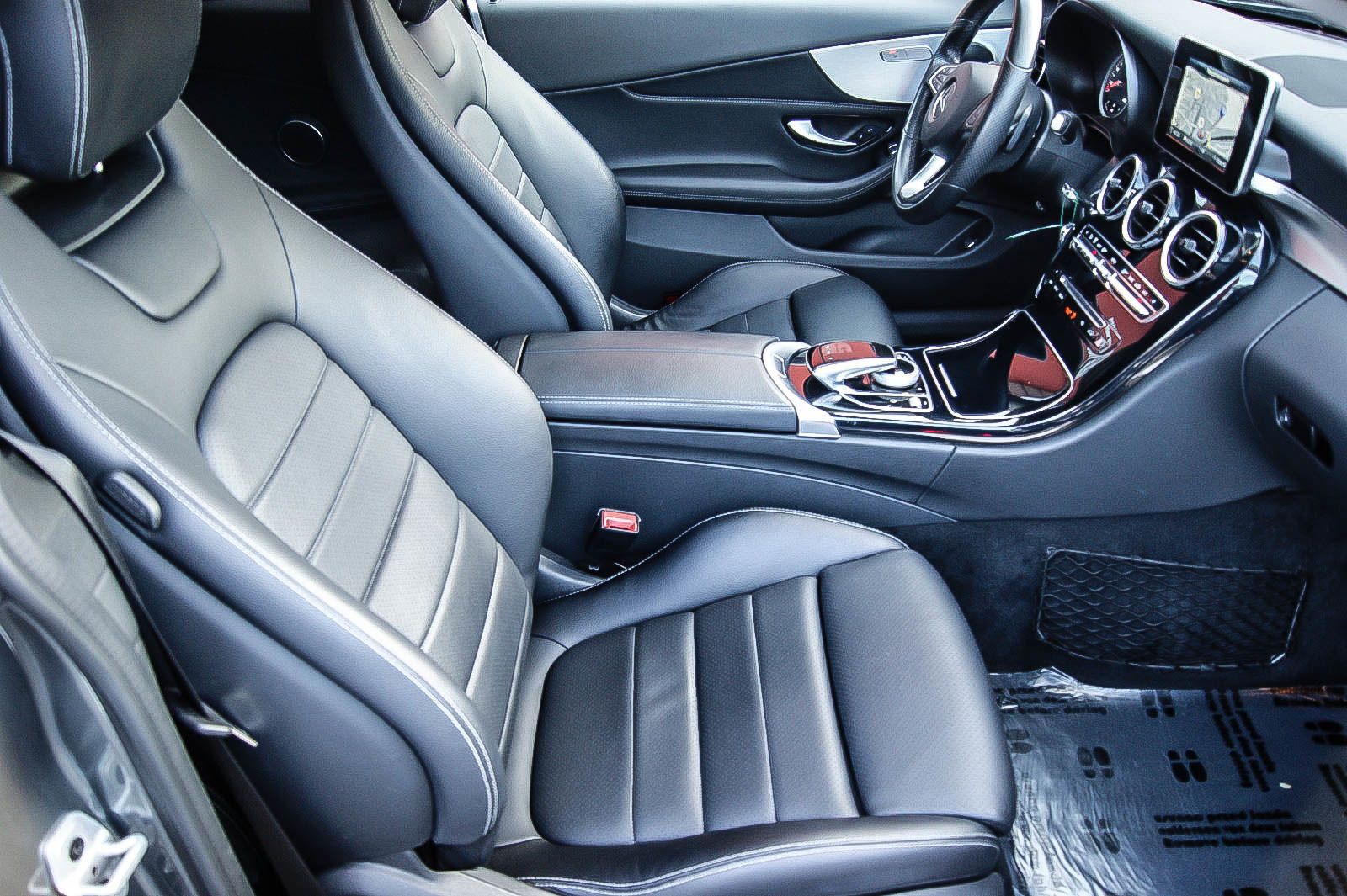 Fahrzeugabbildung Mercedes-Benz C 200 Coupe' Aut NAVIGATION PARKASSISTENT LEDER