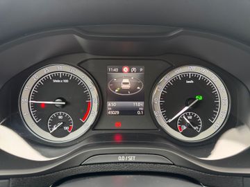 Skoda Karoq 2,0 TDI Style DSG 4x4 LED Navi AHK Kamera