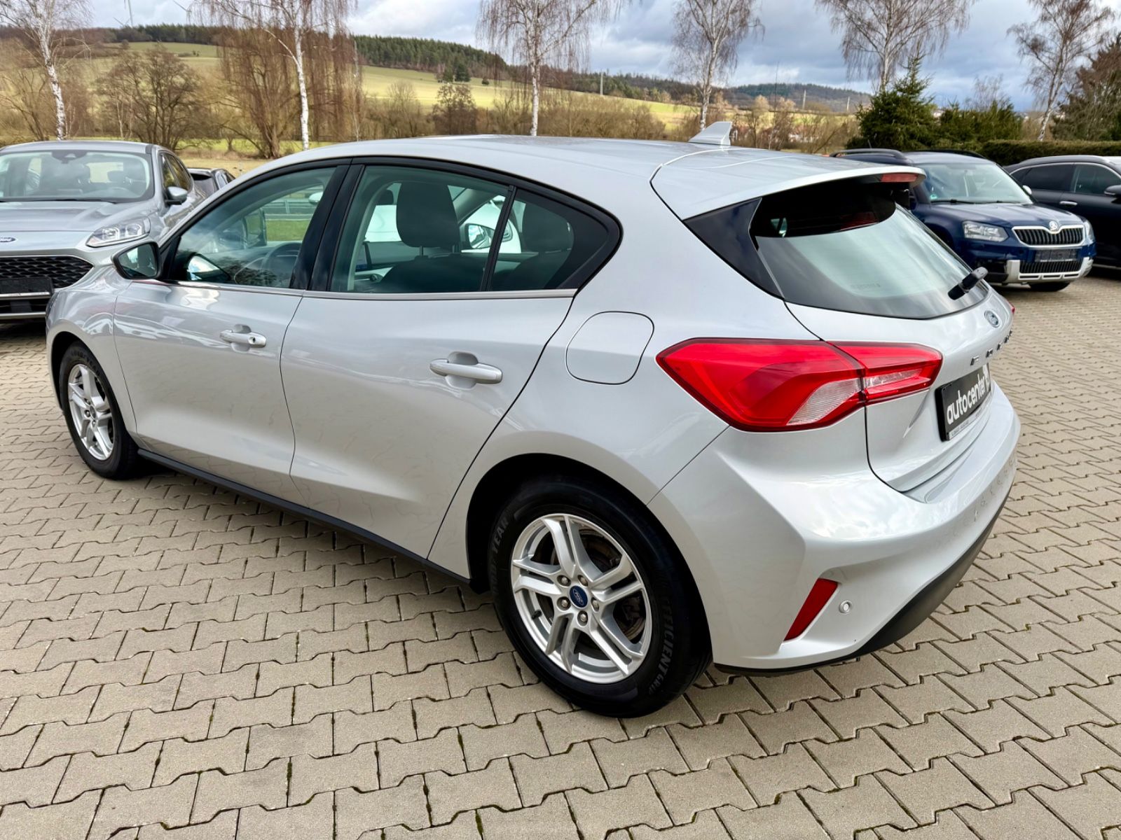 Fahrzeugabbildung Ford Focus Lim. Cool & Connect°Kamera°Navi°LED°1.Hand