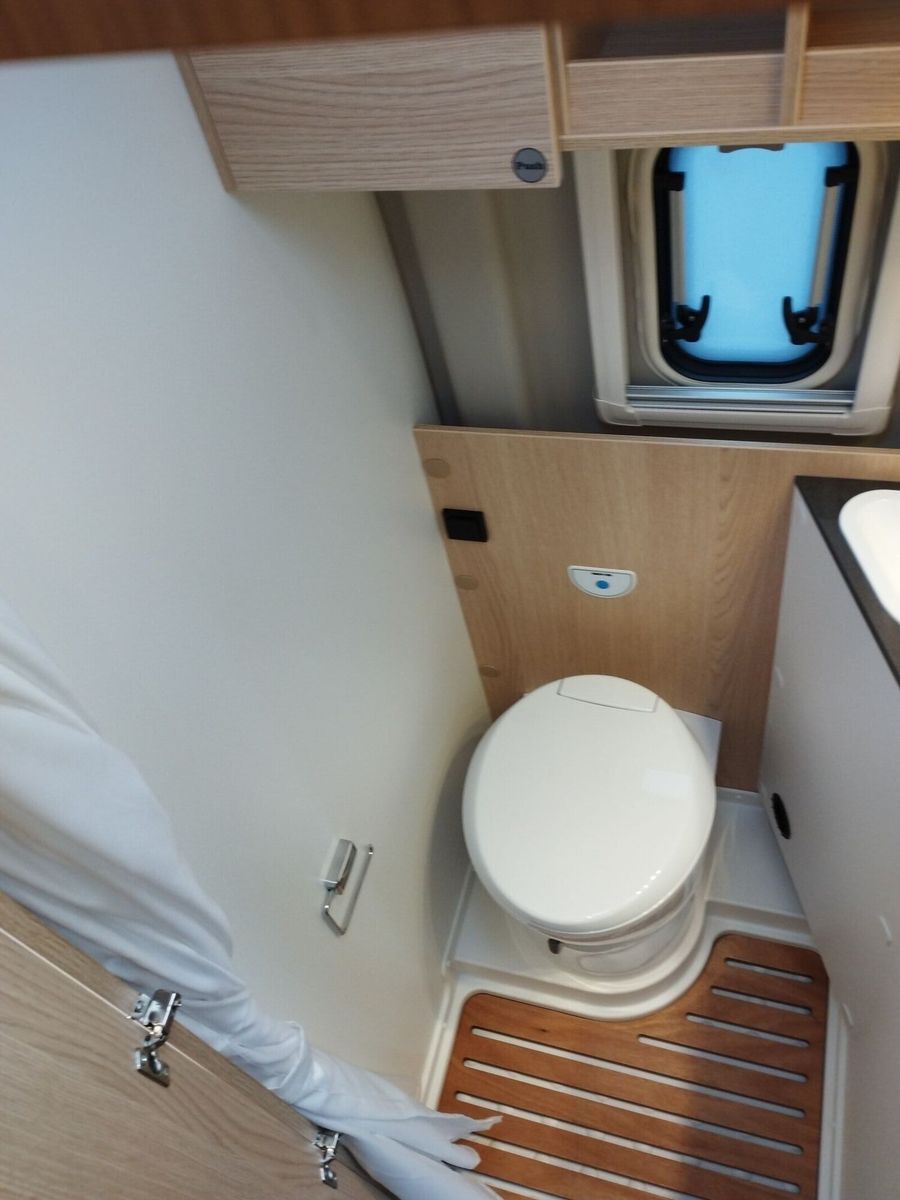 Fahrzeugabbildung Sunlight Adventure Cliff 600 Automatik, Dörr Edition, LTE
