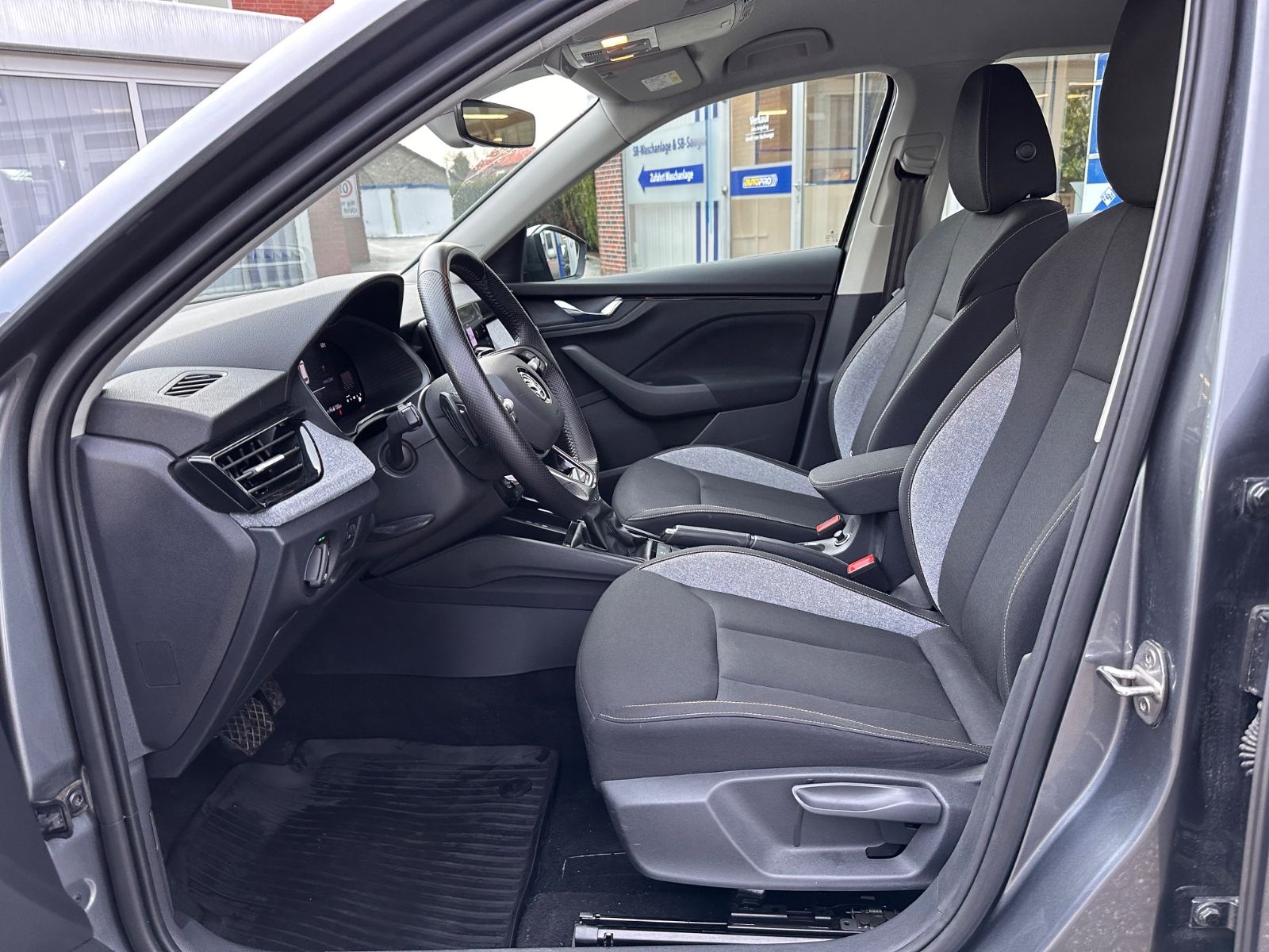 Fahrzeugabbildung SKODA Kamiq Selection 1.0 TSI DSG LED/PDC/APP/GRA