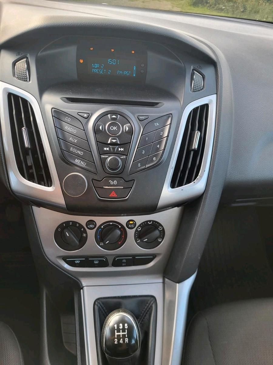 Ford Focus 2013 — photo 10