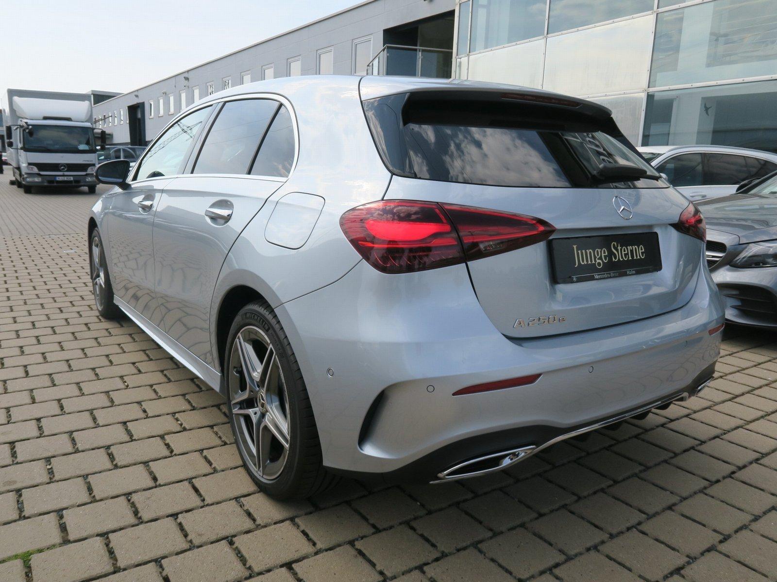 Mercedes-Benz A 250 e AMG Line Premium Burmester Fahrass-Paket