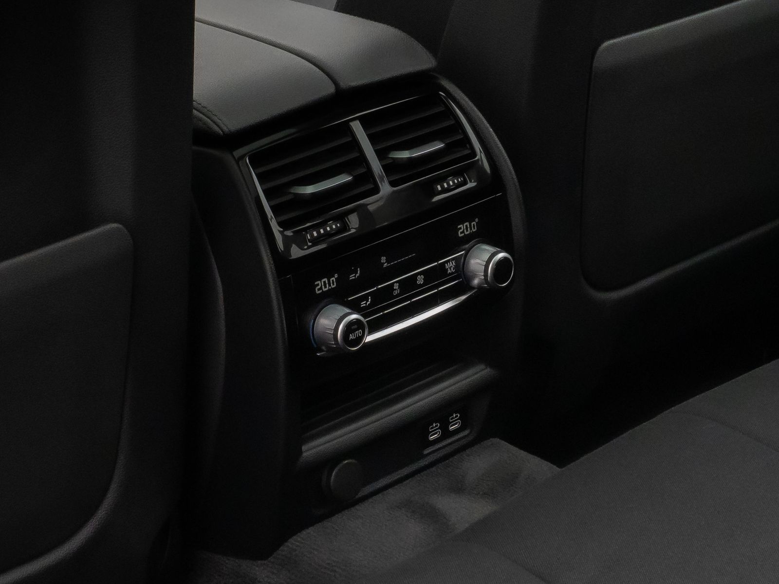 Fahrzeugabbildung BMW 520d xD Panorama Kamera DAB HiFi ACC 4xKlima