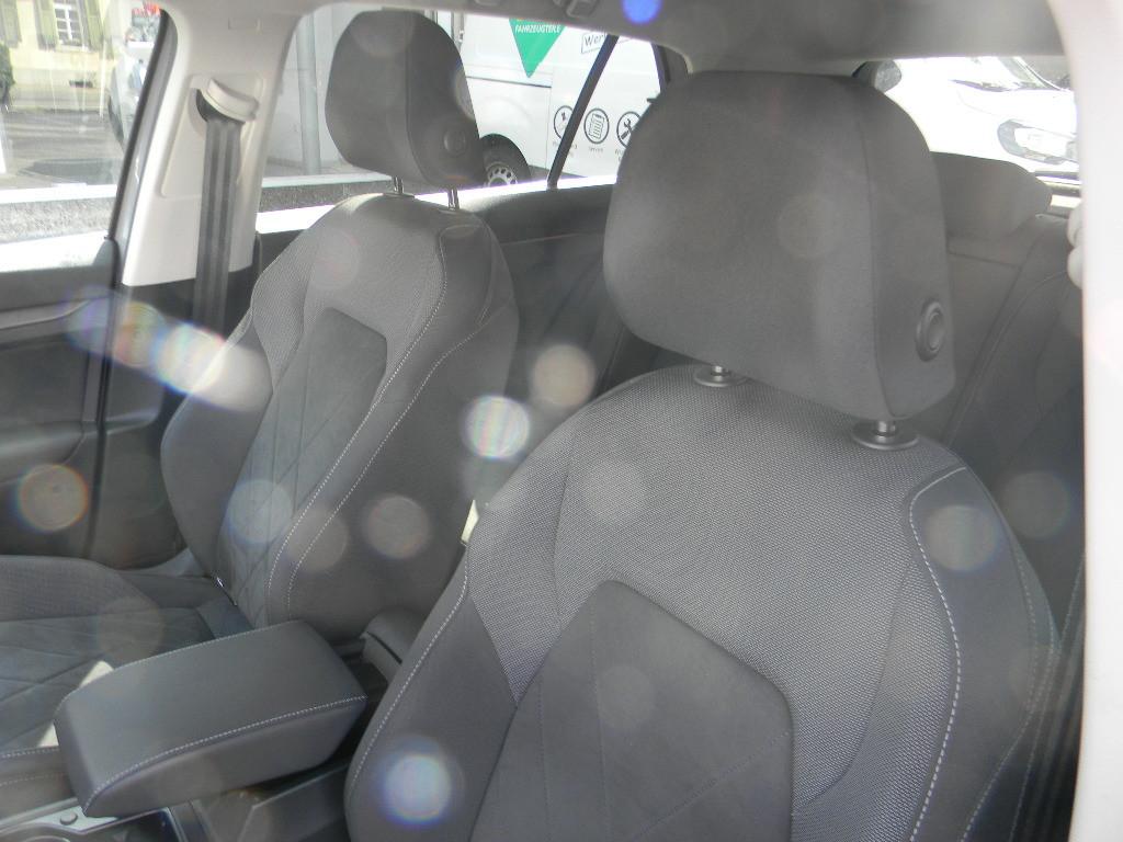 Volkswagen Golf VIII Lim. Style 1,5 eTSI DSG Kamera, миниатюра 8