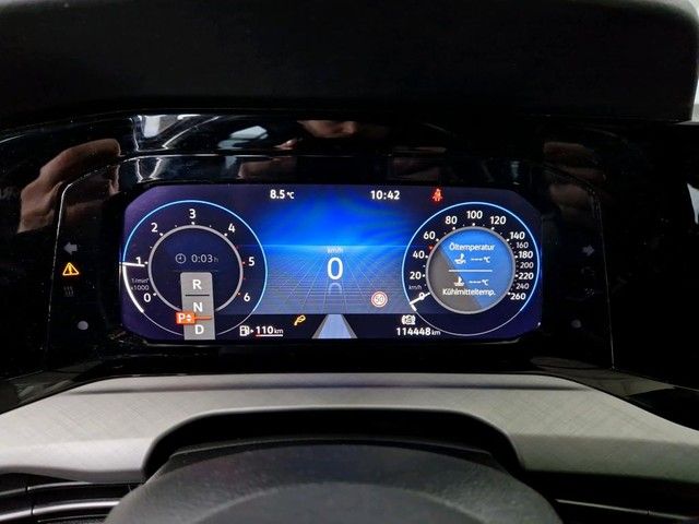 Fahrzeugabbildung Volkswagen Golf VIII Variant Life 2.0TDI DSG Navi AHK EXPOR