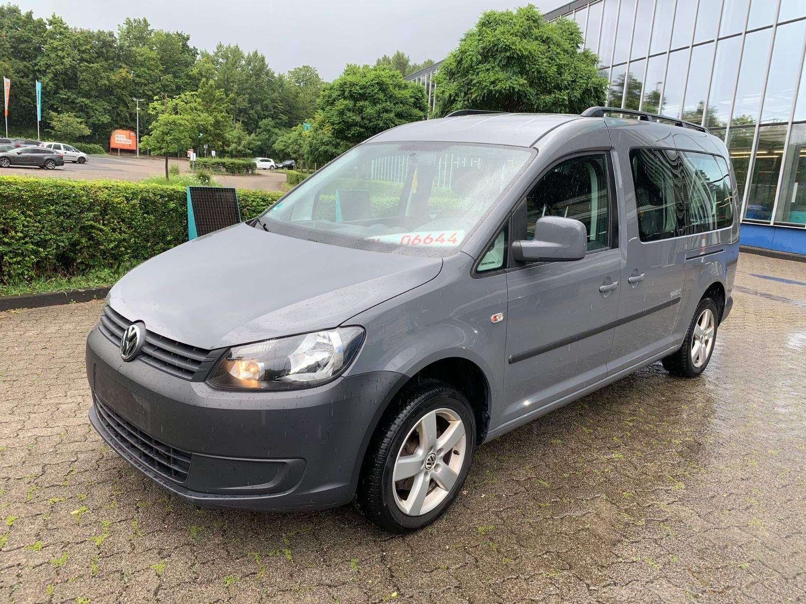 Volkswagen Caddy - 1
