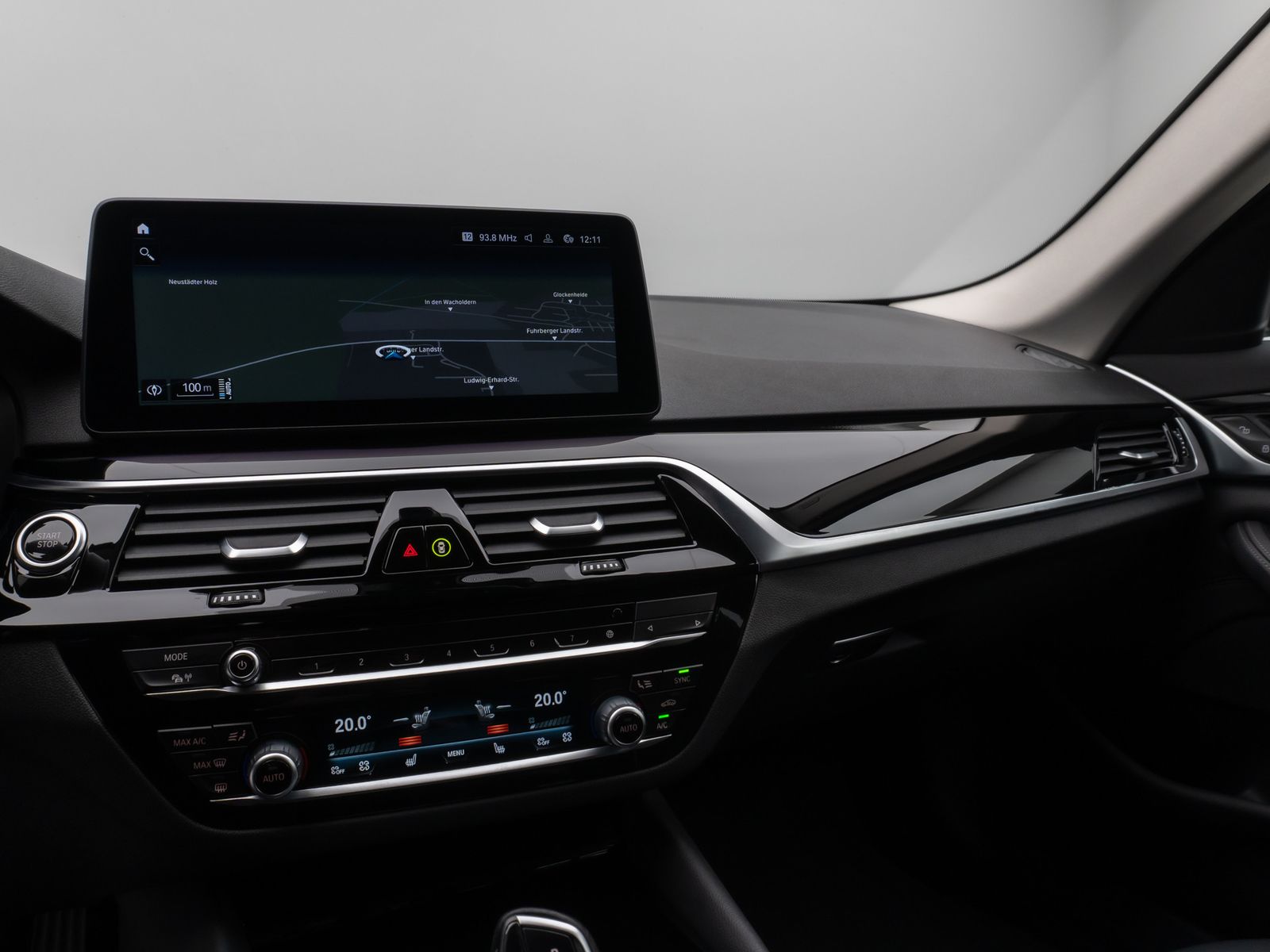 Fahrzeugabbildung BMW 530e xD Kamera Komfort DisplKey Alarm