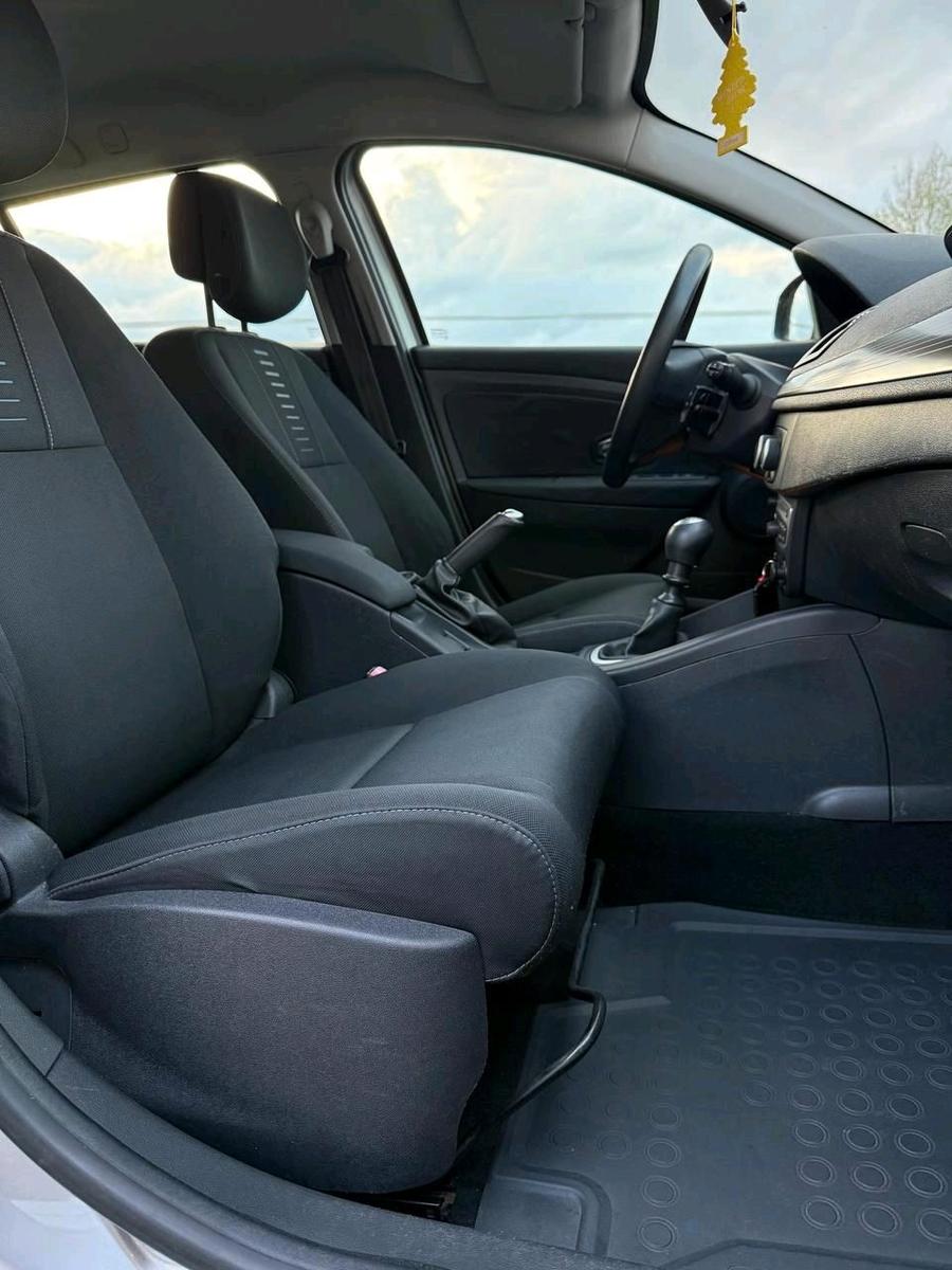 Renault Megane 2011 — photo 9