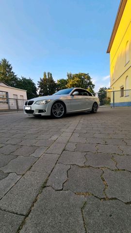 BMW e93  325d M Paket ab Werk