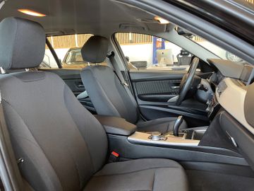 BMW 320i Advantage *NAVI*PDC*MFL*TEMP*