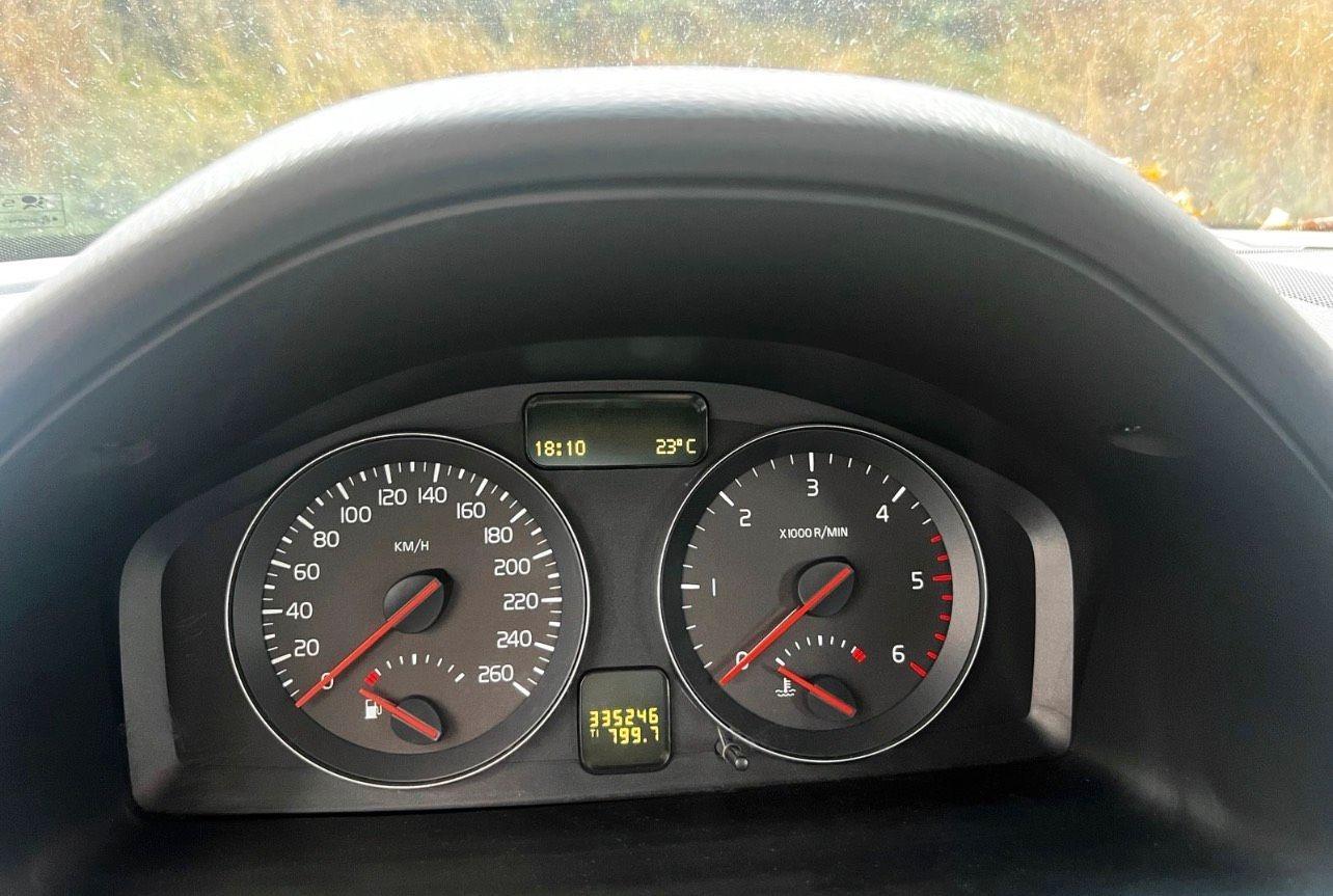 Volvo V50 2010 — photo 8