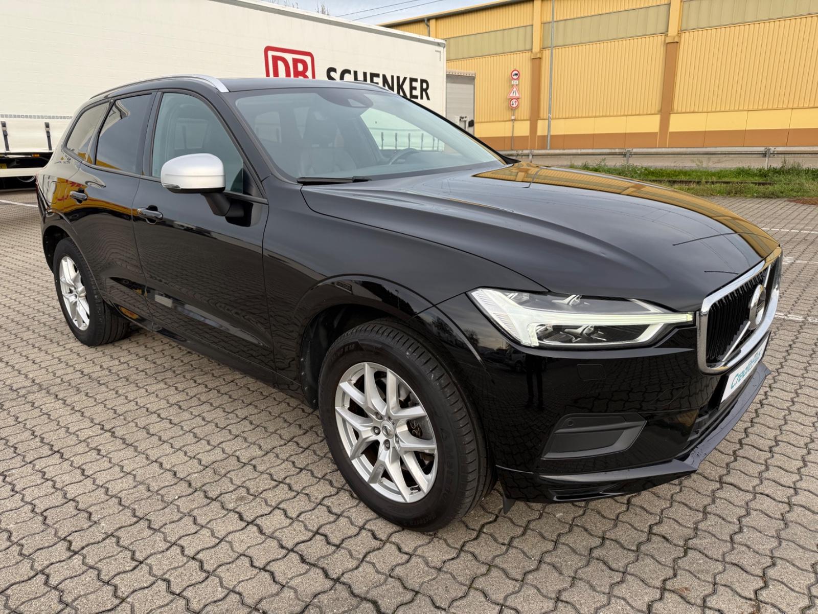 Volvo XC60 D4 Momentum AWD Geartronic/PAN/LED!!