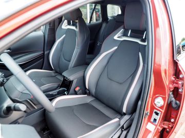 Bild 11 Toyota Corolla 2,0 Hybrid GR Sport Touring Sports