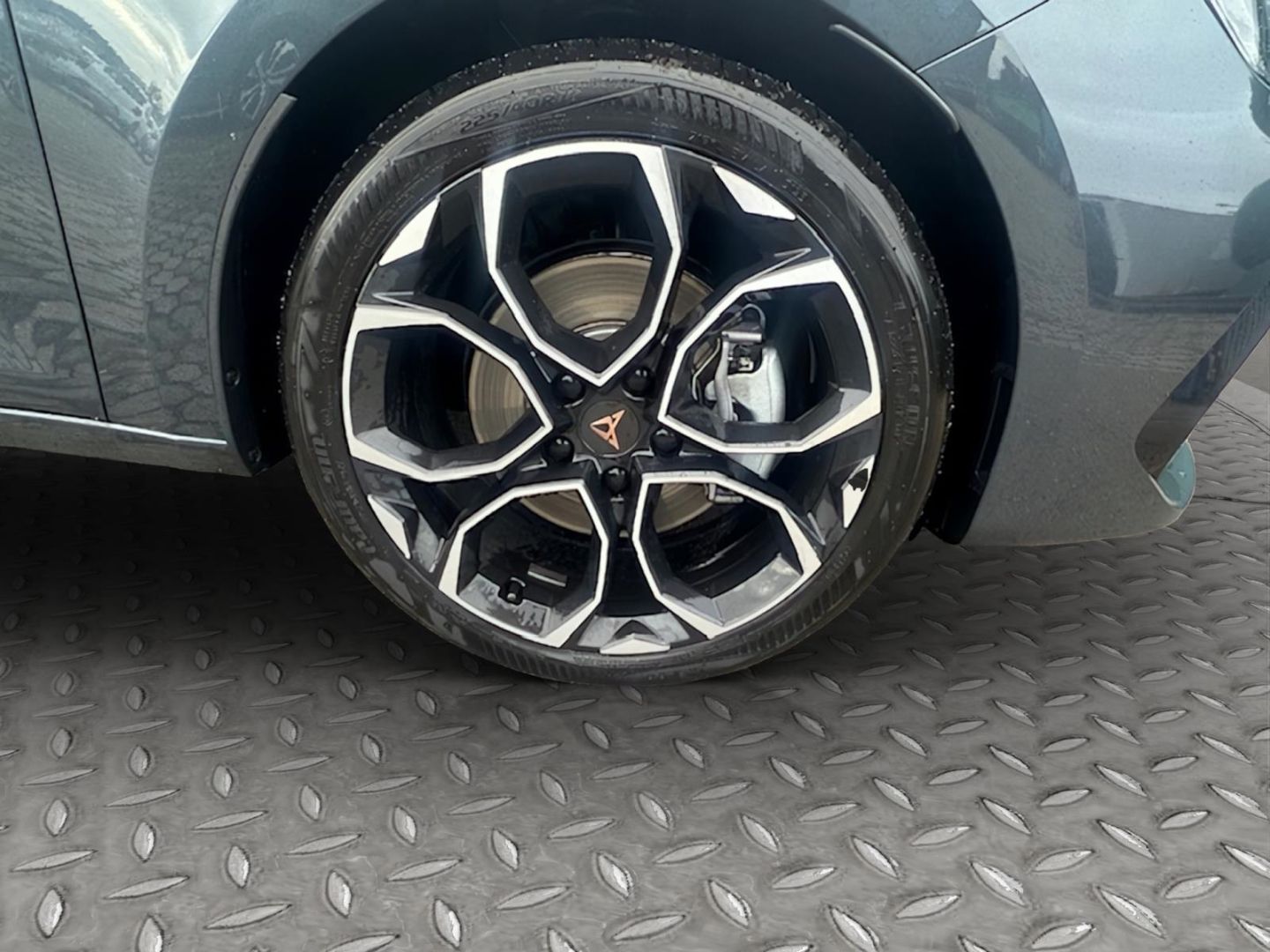 Fahrzeugabbildung CUPRA Leon Sportstourer 2.0 TDI 110 kW Navi LED ACC