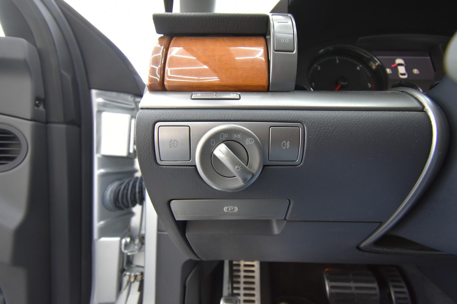 Volkswagen Phaeton V6 5.Sitzer 4Motion NAVI SHZ 4Zonenklima