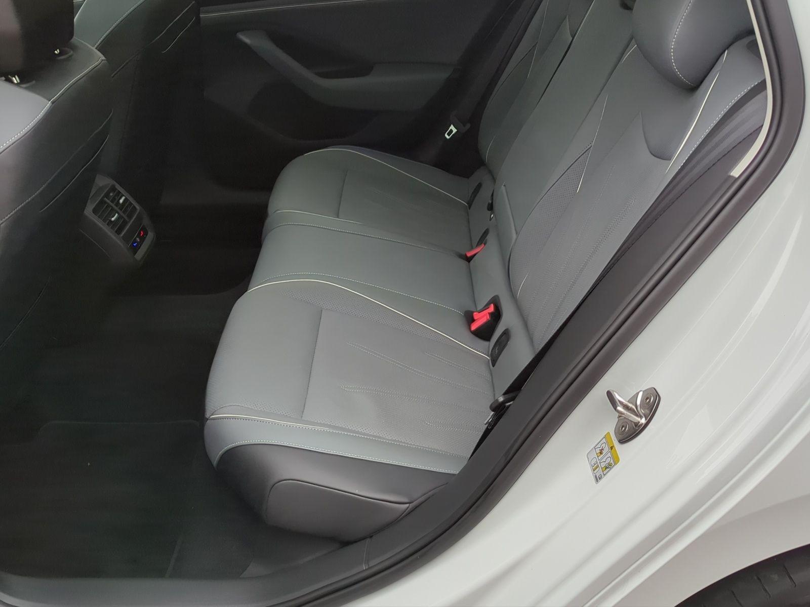 Volkswagen Passat 2.0 TDI Elegance AHK Pano Matrix, миниатюра 4