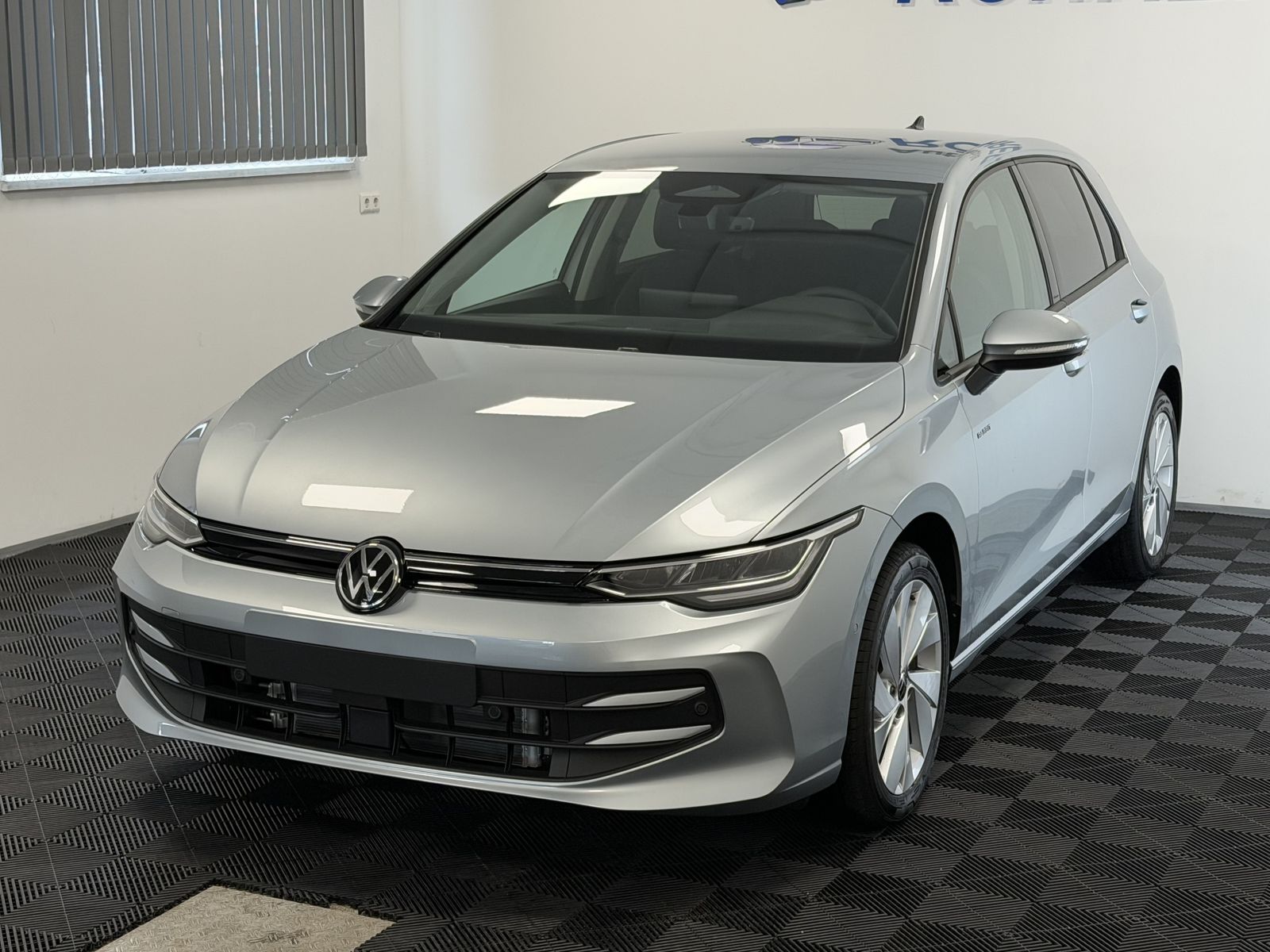 Volkswagen Golf 1.5 eTSI DSG Life 5J-Garantie ErgoActiv AHK imagem 2