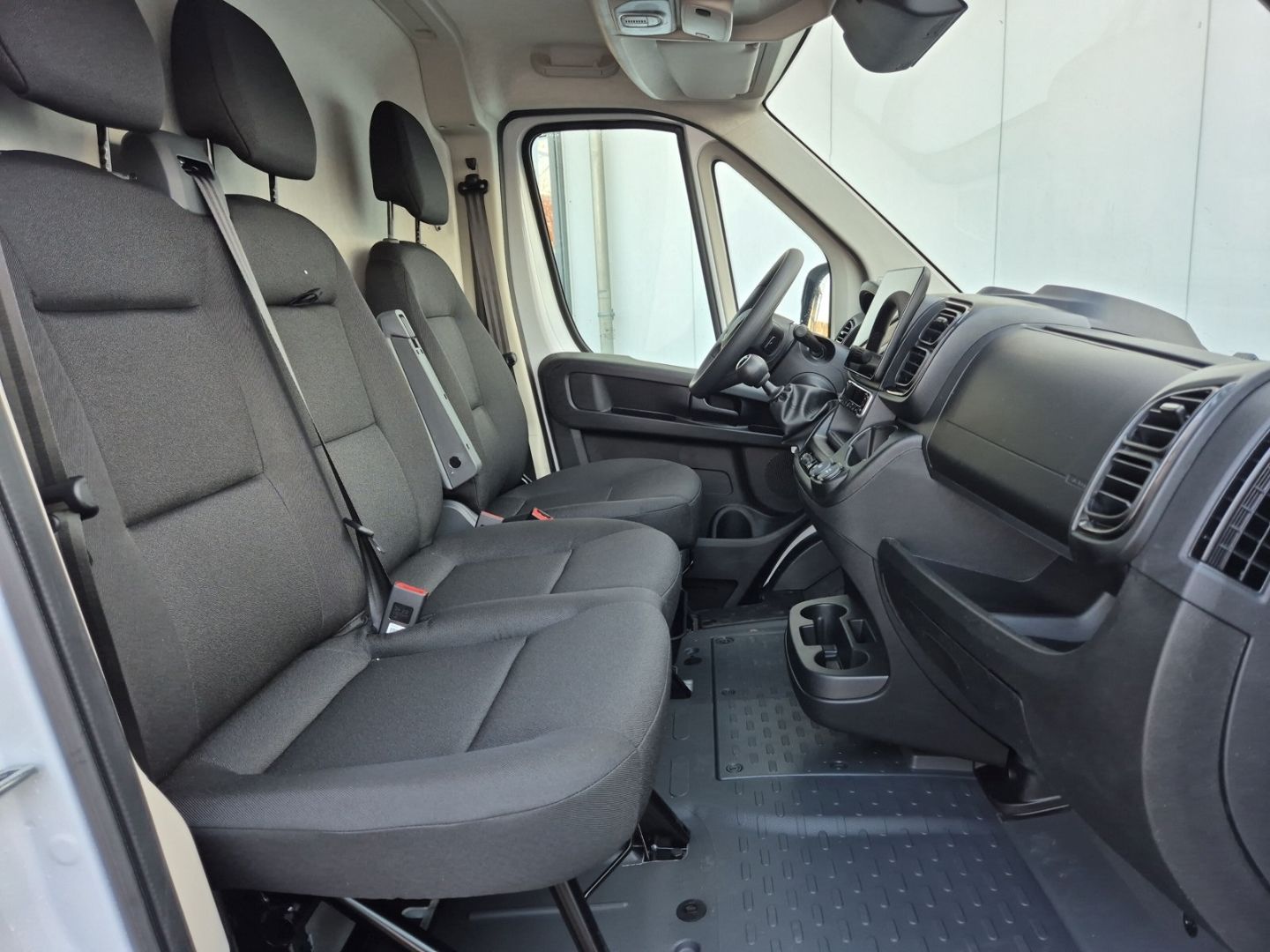 Fahrzeugabbildung Peugeot Boxer KW 35 L3H2 BlueHDi 140 AHK-abn. Navi