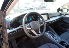 Fahrzeugabbildung Volkswagen Golf VIII Variant Life eTSI DSG Kamera ACC AHK!