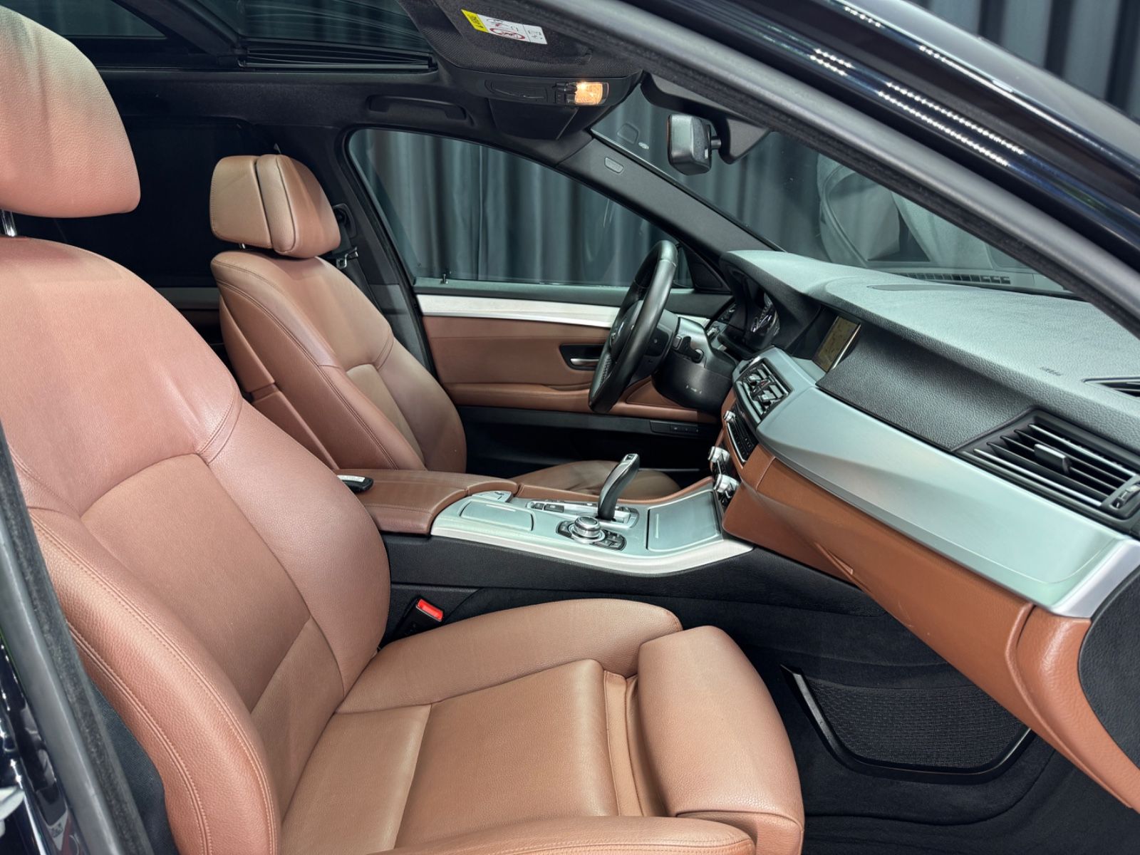 Fahrzeugabbildung BMW 535 d xDrive Touring|KOMFORTSITZE|PANO|M-PAKET|