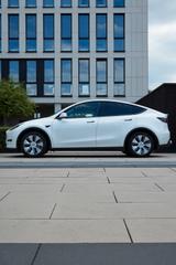 Tesla Model Y Long Range Dual Motor AWD Long Range  - Tesla Model Y Dual Motor Gebrauchtwagen