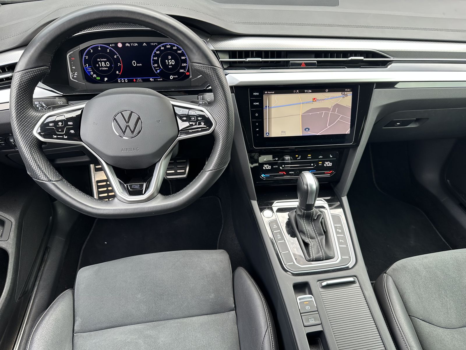 Fahrzeugabbildung Volkswagen Arteon 2.0 TSI DSG R-Line NAV+MATRIX+ACC+VCOCK