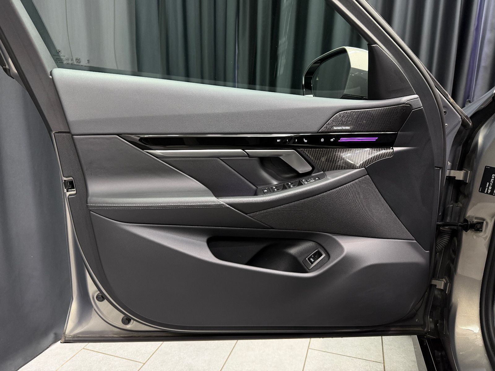 Fahrzeugabbildung BMW 520i M SPORT|H&K|360°|INDIVIDUAL|GESTIK|SHADOW