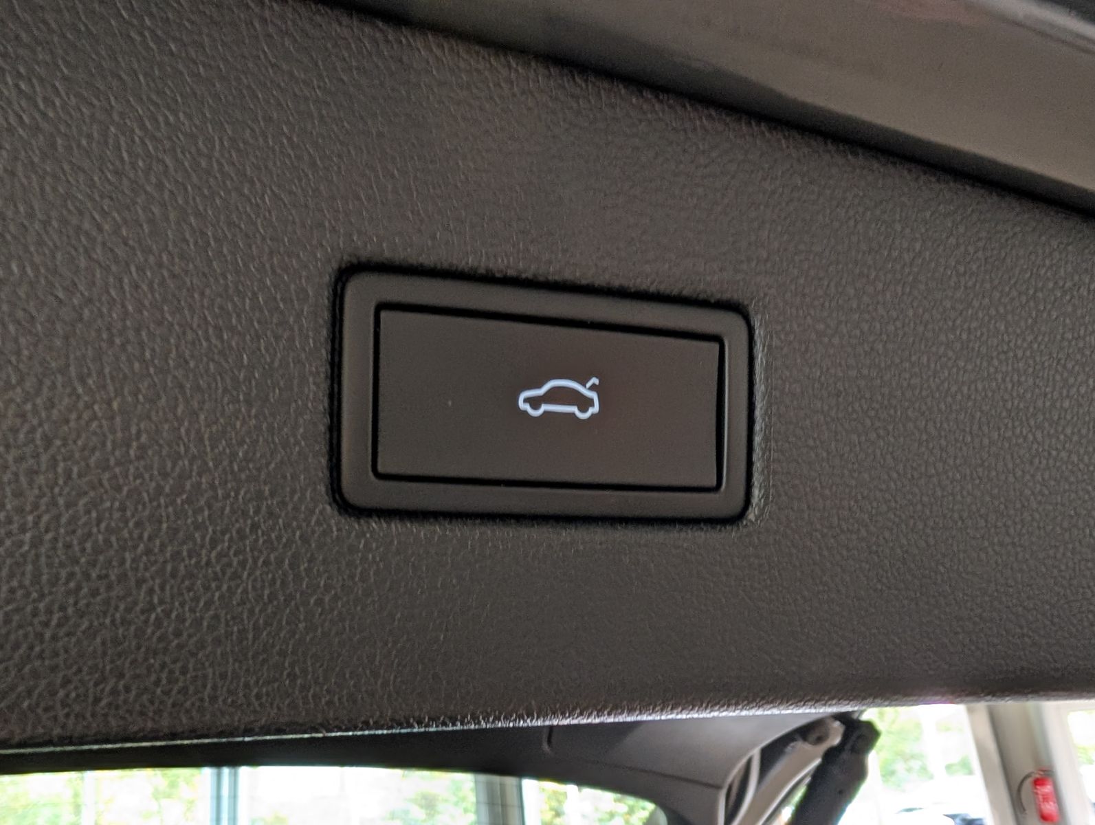 Fahrzeugabbildung Volkswagen Tiguan 2.0TSI R-Line 4M ACC HUD Cam StHz AHK 19"