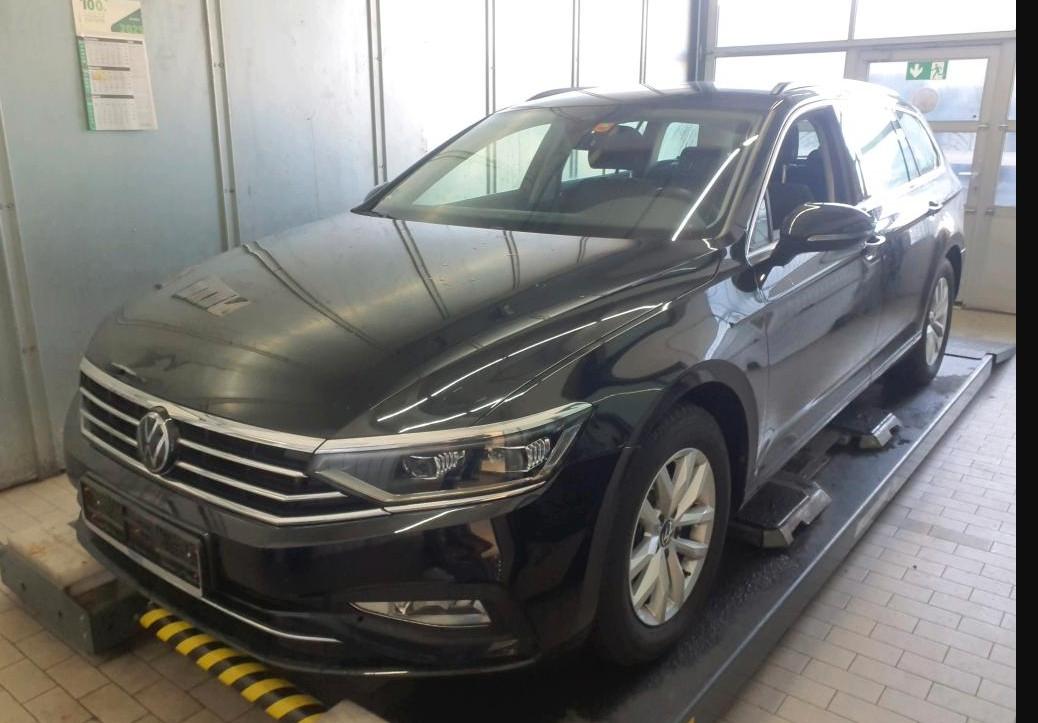 Volkswagen Passat 2.0 TDI Variant Business Matrix ACC AHK 1
