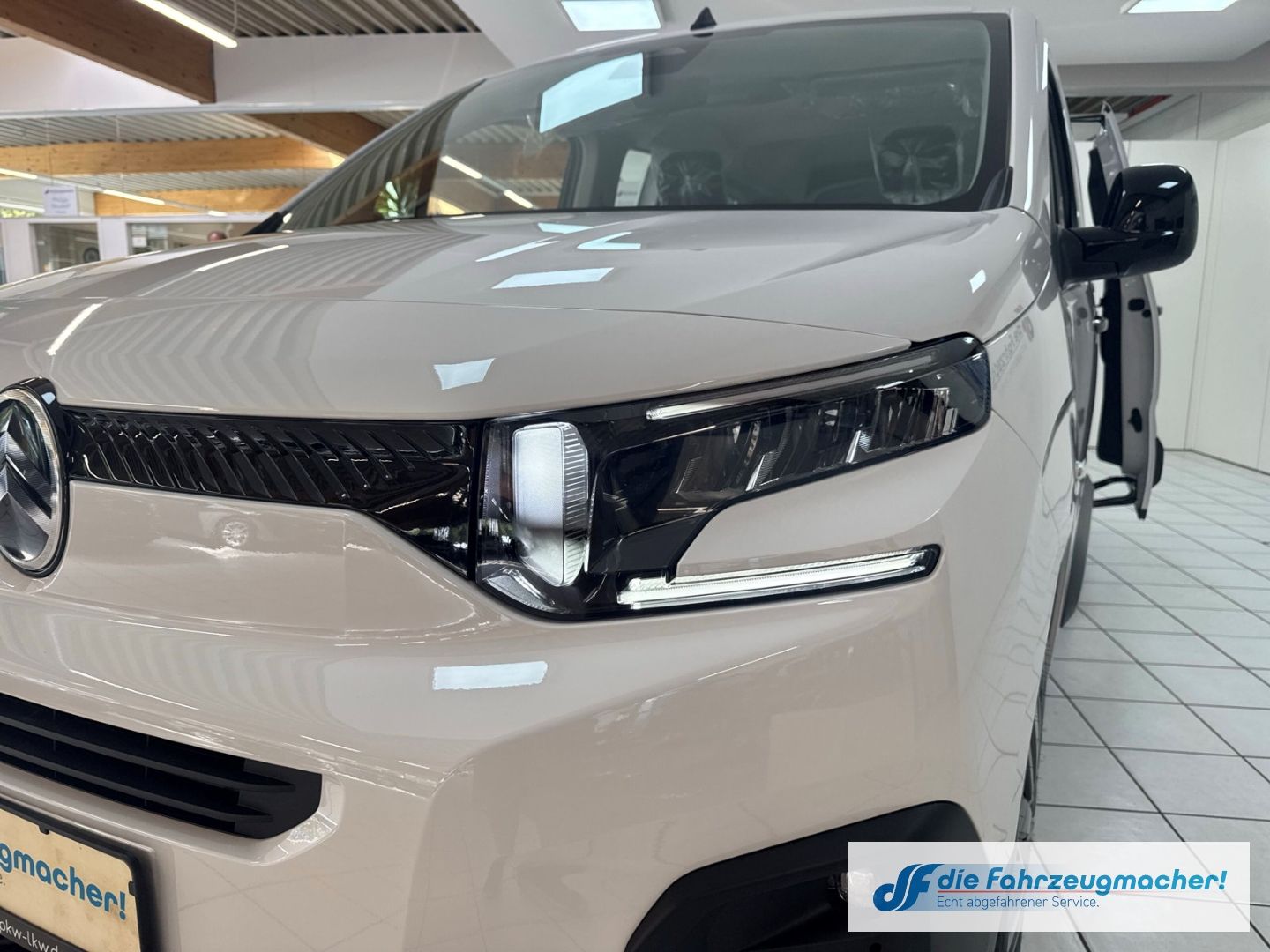 Fahrzeugabbildung Citroën Berlingo XL Digitales Cockpit LED Apple CarPlay