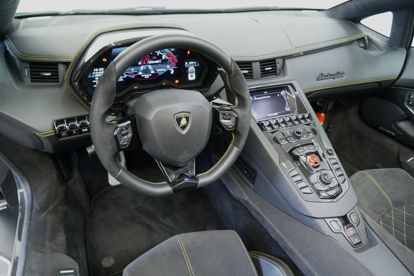 Lamborghini Aventador