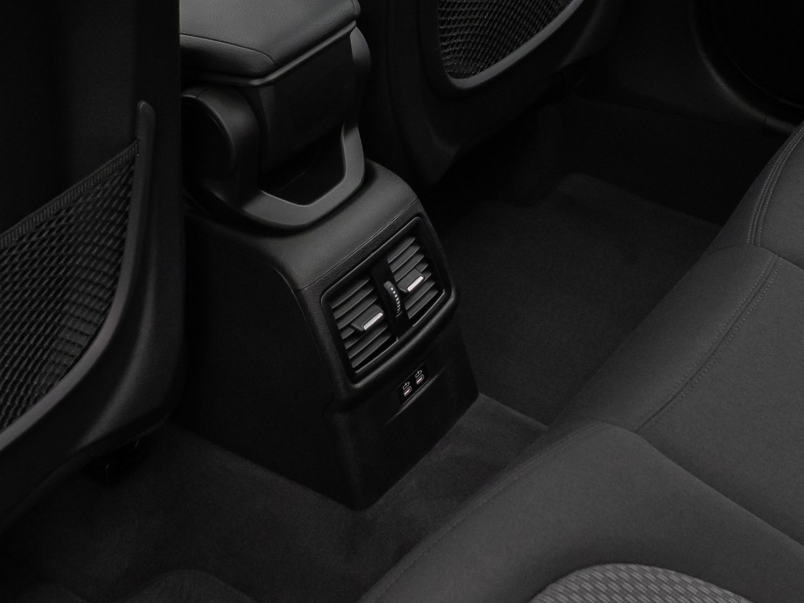 Fahrzeugabbildung BMW X1 sD18i Panorama DAB Navi Geschwindigkeitsreg