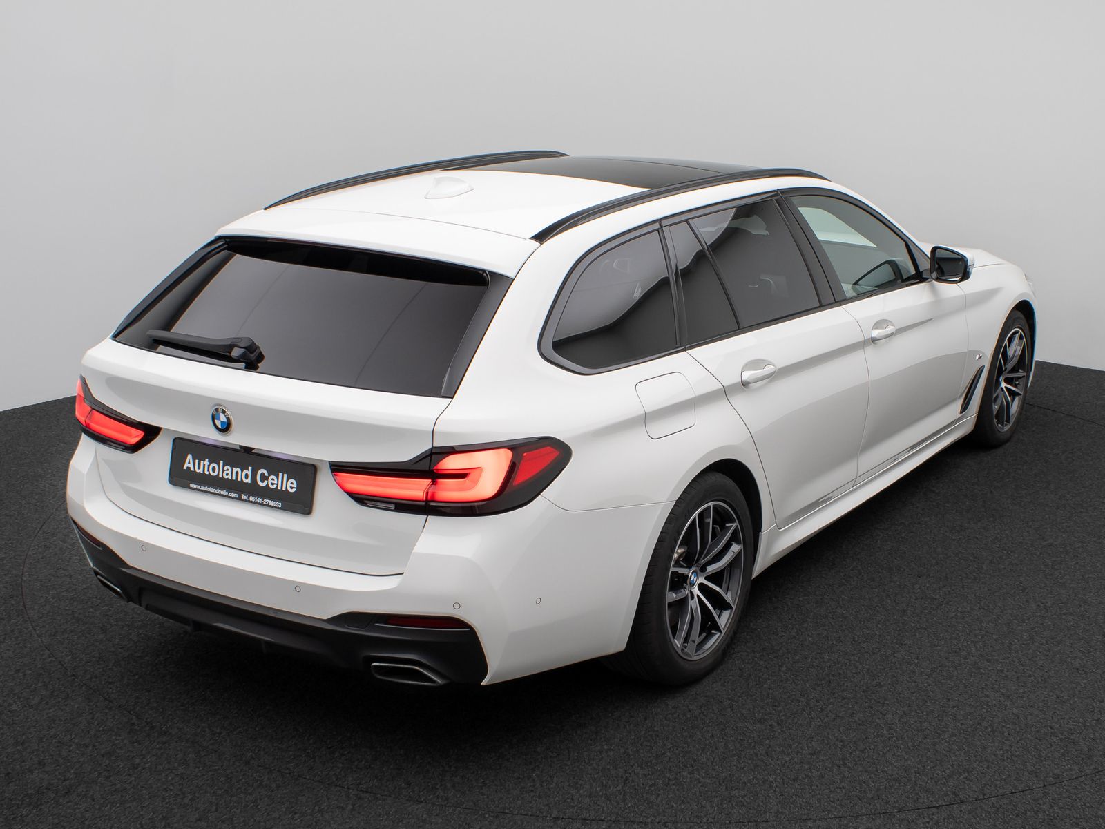 Fahrzeugabbildung BMW 530d xD M Sport Panorama Laser 360°HUD DAB H/K